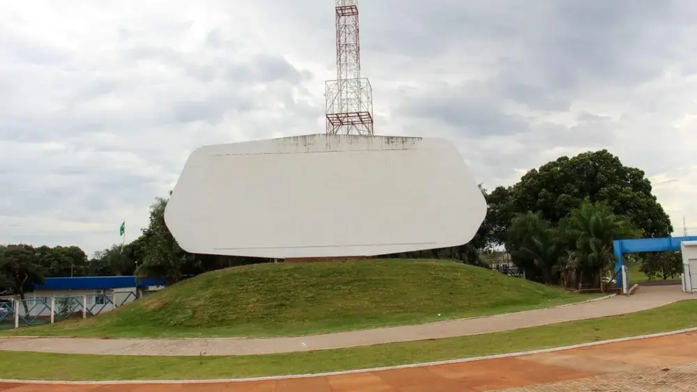 Arraiá com sertanejo raiz abre programação do Autocine da UFMS