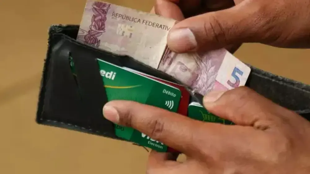 Brasileiros têm R$ 5,1 bilhões esquecidos em bancos; saque disponível