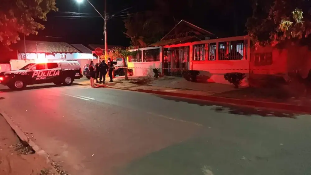 Dupla em moto mata um e baleia outro na cabeça em Coxim