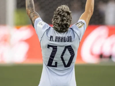 Uruguai empata no fim com Arábia Saudita na estreia