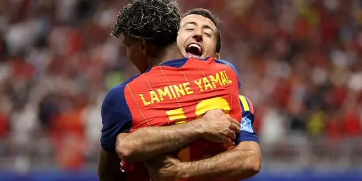 Espanha e Japão goleiam por 4 a 0 e lideram grupos na Copa